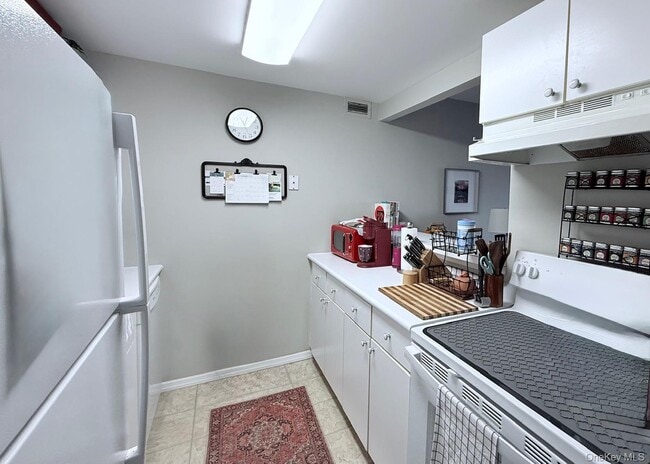 Photo - 123 Mamaroneck Ave Unit 618