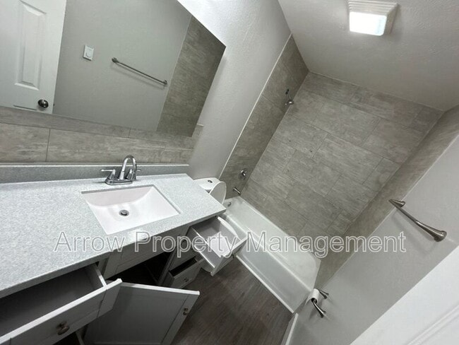 Photo - 216 Park Ave