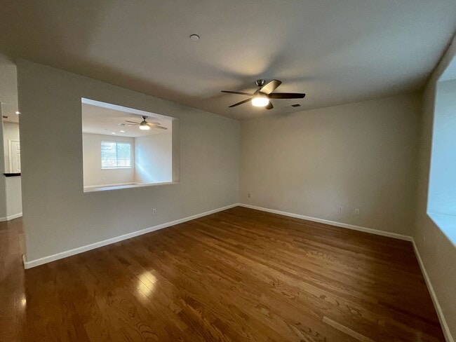 Photo - Nice Townhome w/ Detached Garage, Granite ...