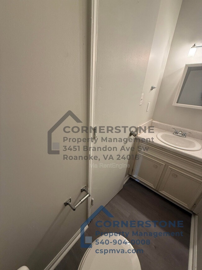 Photo - 106 Lee Ave NE Unit Apt 10