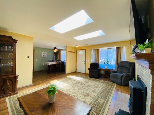 Photo - 6922 60th Dr NE