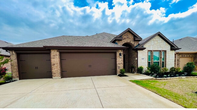 Photo - 3057 Maverick Dr House