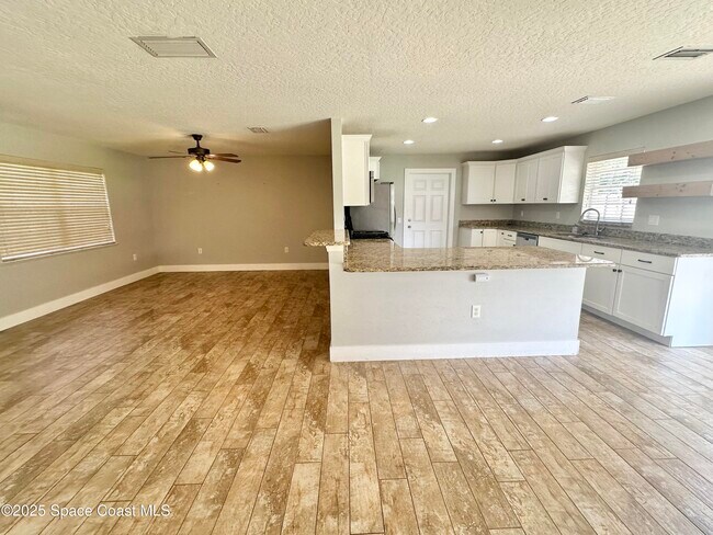 Photo - 2130 Garnet Ct