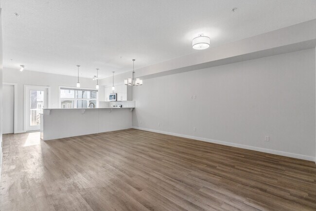 Photo - 1631 Hammond Cres NW Unit 03