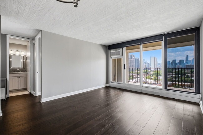Photo - 1960 N Lincoln Park W Unit 1206