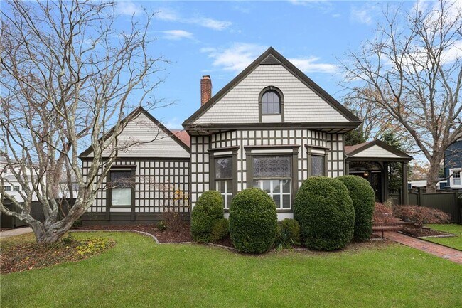 4 Hunter Ave