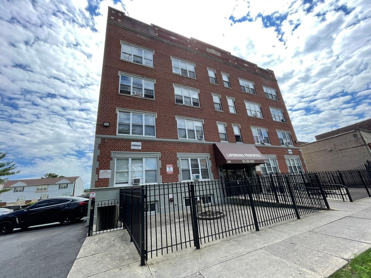 Photo - 174 N. Grove St