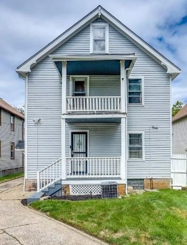 Photo - 14300 Darwin Ave Unidad Upper