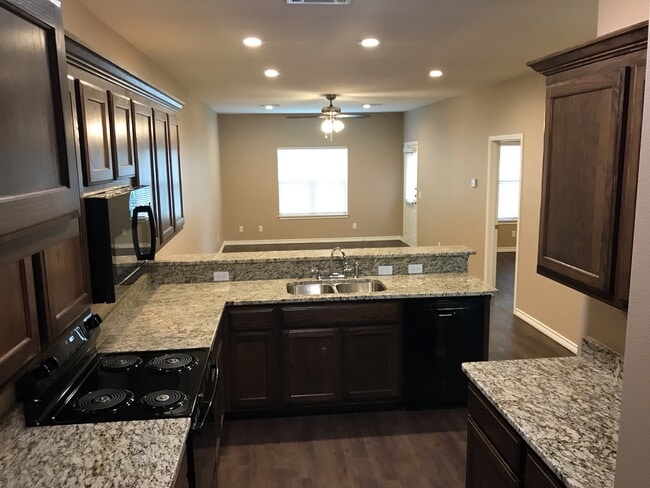 Photo - 615 Pecan Ct Unit 615