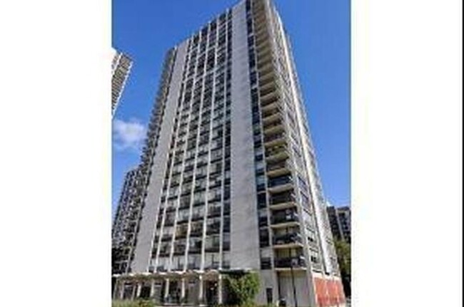 Building Photo - 1 bedroom available now at Gold Coast!!! Unit 2305 Rental