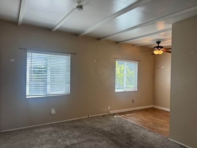 Photo - 4284 Third Ave