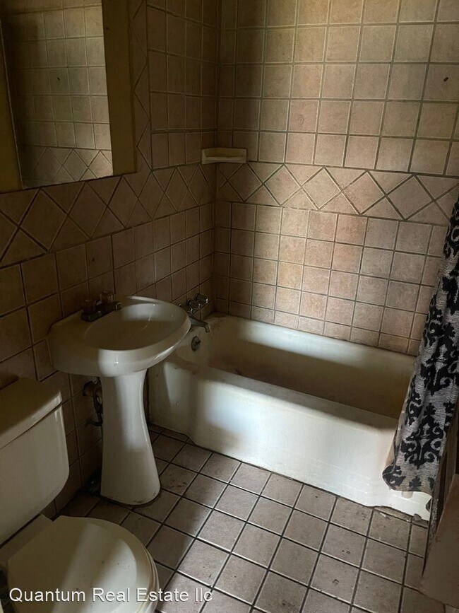 Photo - 1 br, 1 bath House - 3011 N. L Street