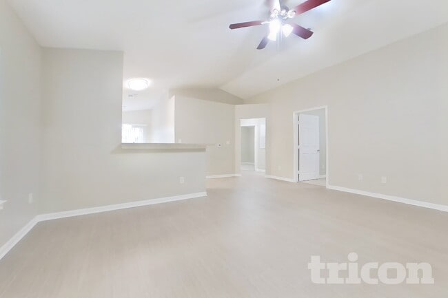 Photo - 3103 Kelling St