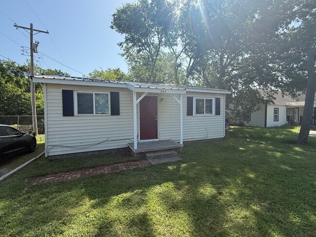 Building Photo - Cute one bed one bath close to all things Norman!