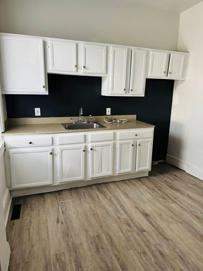 Photo - 328 W King St Unit 2