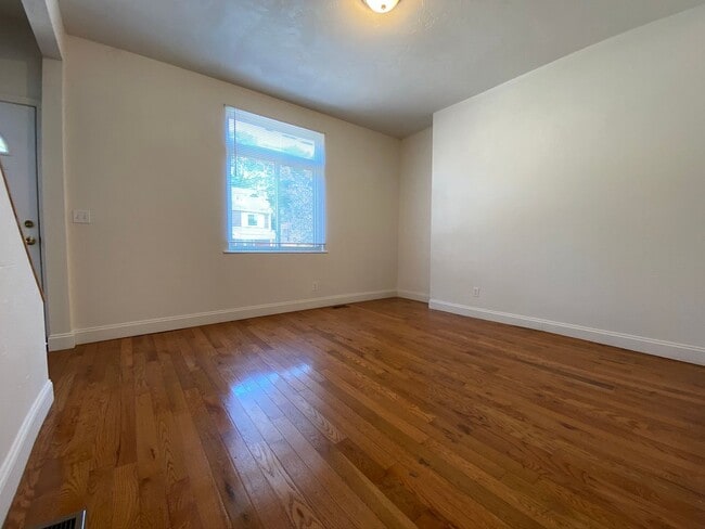 Photo - Spacious Four Bedroom in Squirrel Hill! Close to CMU! Ample Natural Light! Call Today!