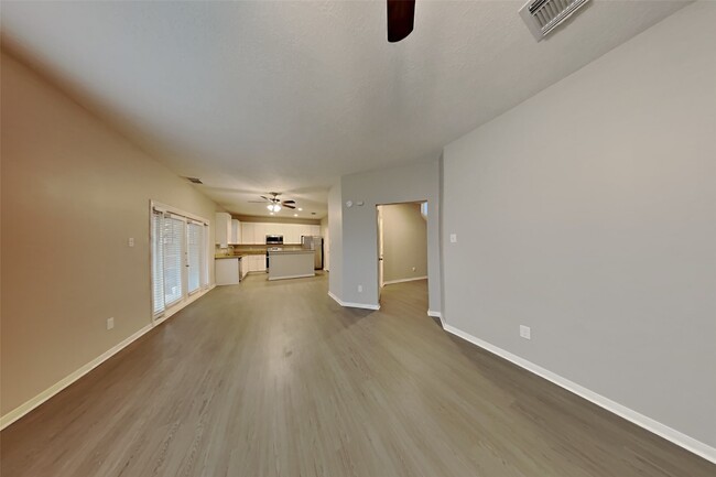 Photo - 131 Lissa Ln