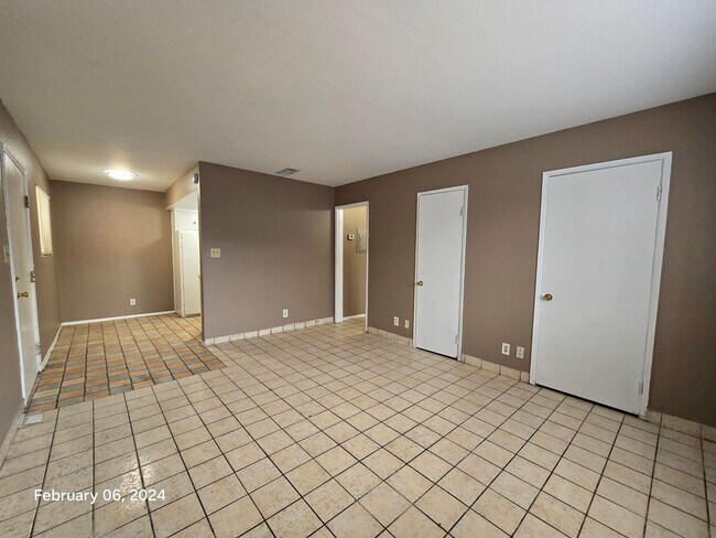 Photo - 505 Mckellar Cir Unidad 1