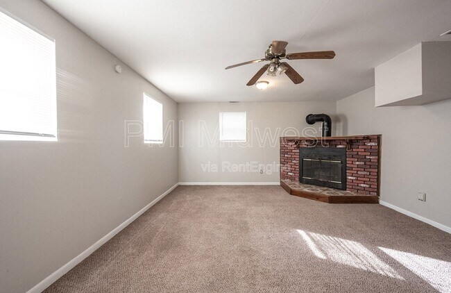 Photo - 8830 E 35th St