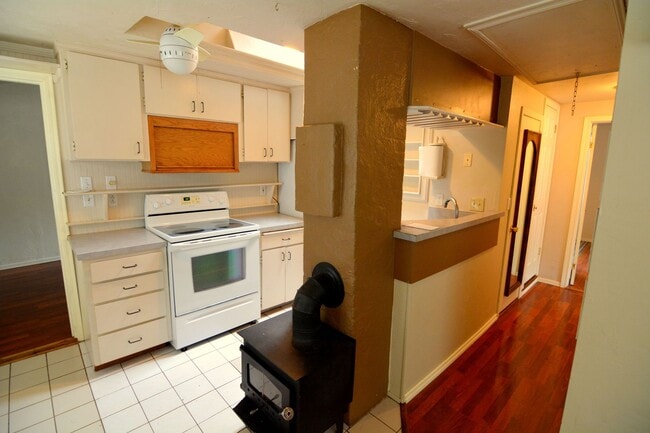 Photo - Shoreline 3 bedroom/1 bath