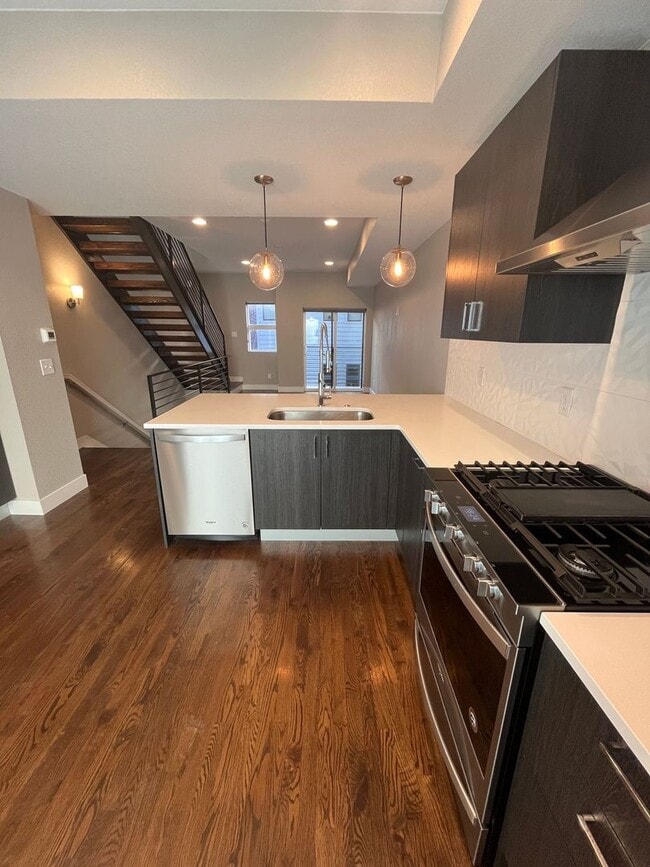 2858 Hazel Ct