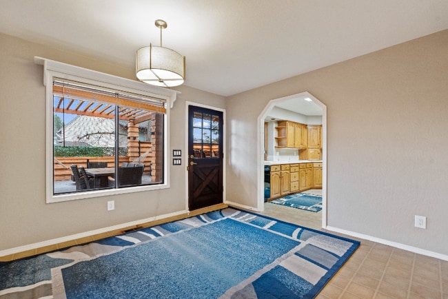 Photo - 765 Meaghan Pl