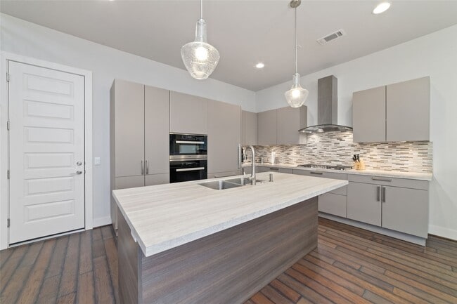 Photo - 11506 Royal Tower Pl