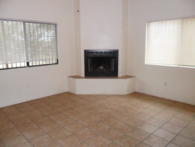 Photo - 516 E Waverly St Unidad #2