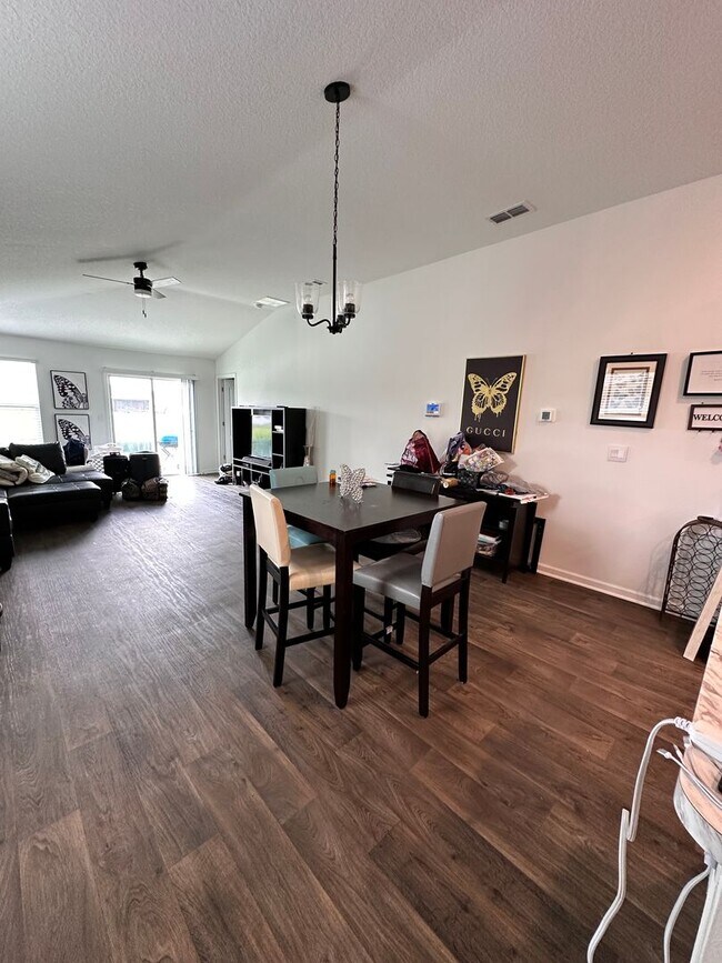 Photo - Welcome Home