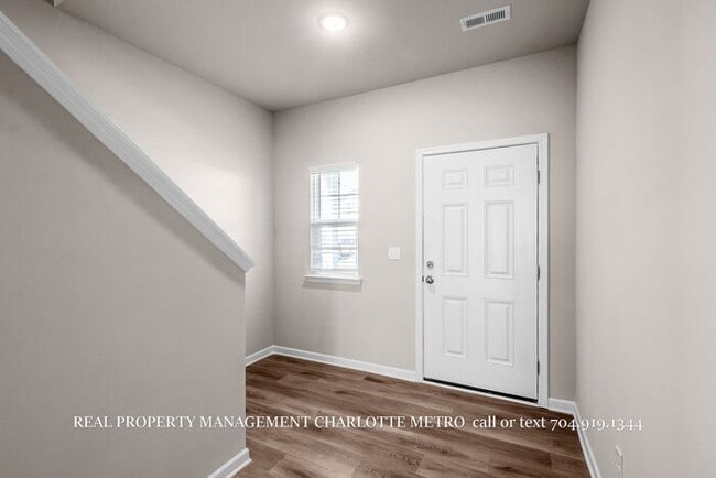 Photo - Stunning 4-bedroom, 2.5-bathroom home located in the vibrant city of Charlotte, NC.