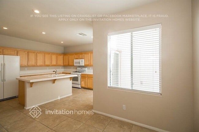 Photo - 1063 Burson St