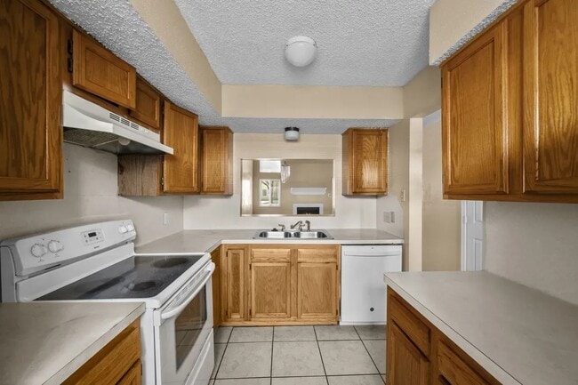 Photo - 2137 Shiveley Cir