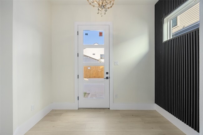 Photo - 7125 England St