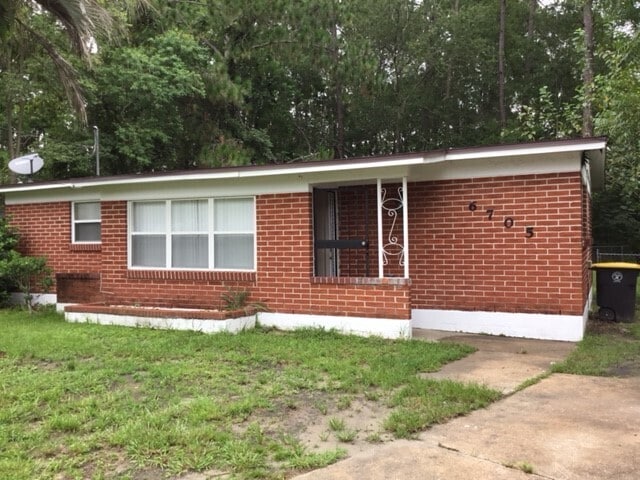 Building Photo - 6705 Gaspar Cir E