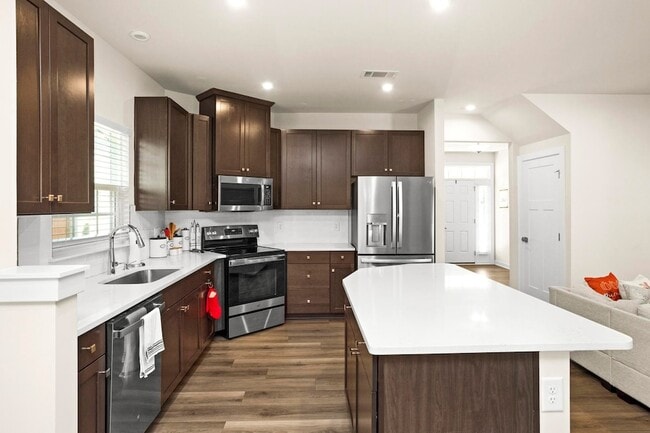 Photo - 8209 Warbler Wy