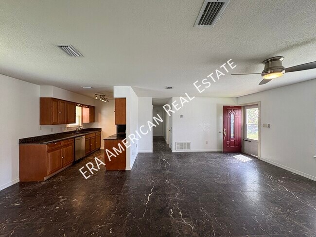 Photo - 410 Wildwood St