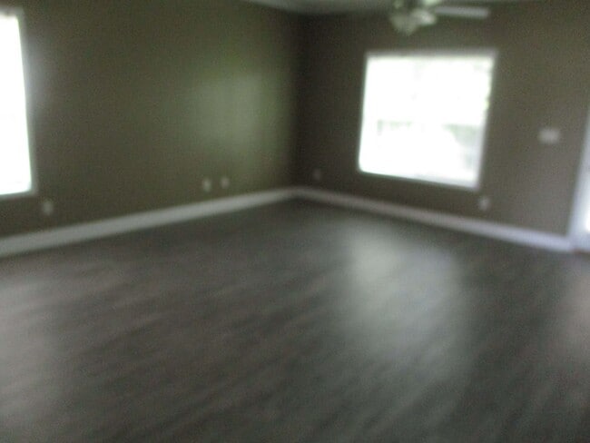 Photo - 139 Tabatha St