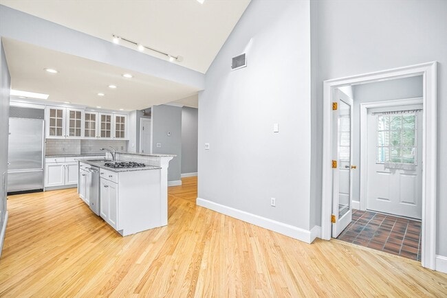 Photo - 11 Elmwood Ave