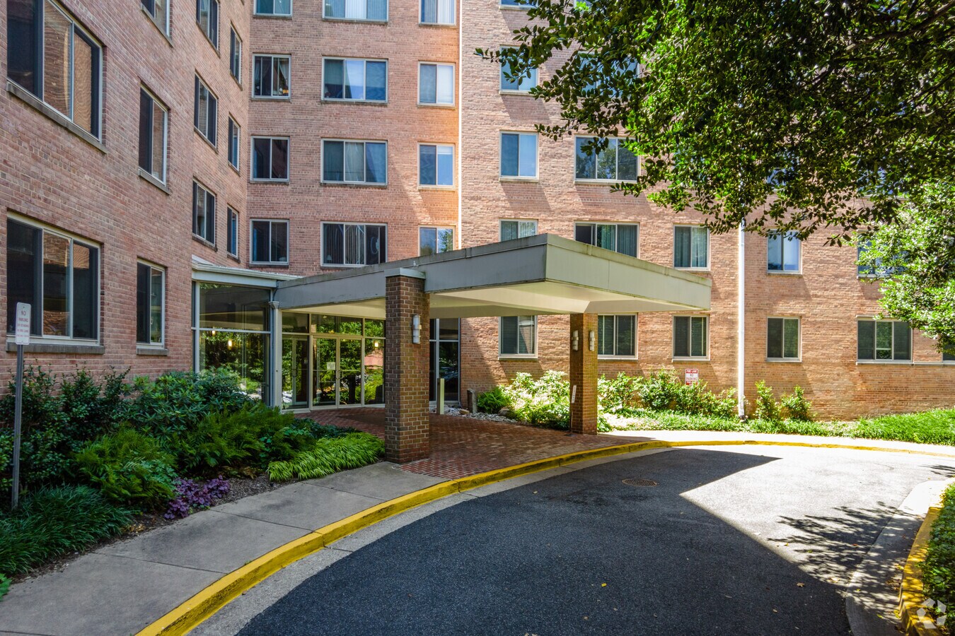 Entrance - Cardinal House Condominiums