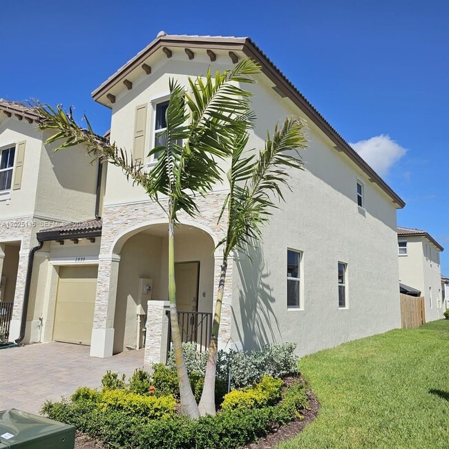 2899 SE 25th Ter