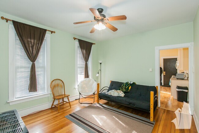 Photo - 1101 N Marshfield Ave Unidad 00C2