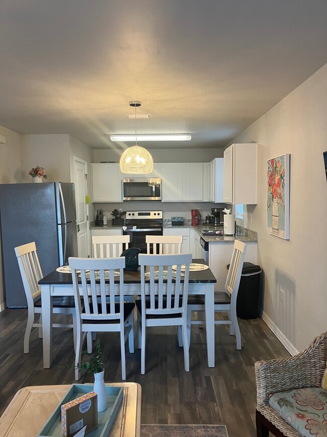4109 NE 20th Pl
