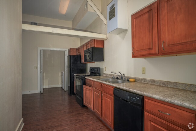2BR, 1BA - 1,519SF - Kitchen