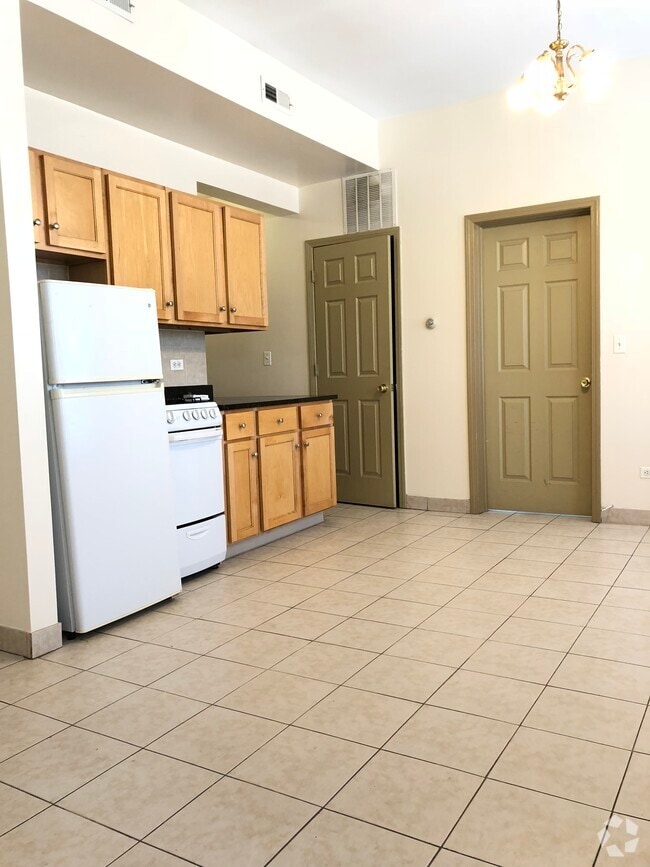 Building Photo - 1425 W Wilson Ave Unit 2M Rental