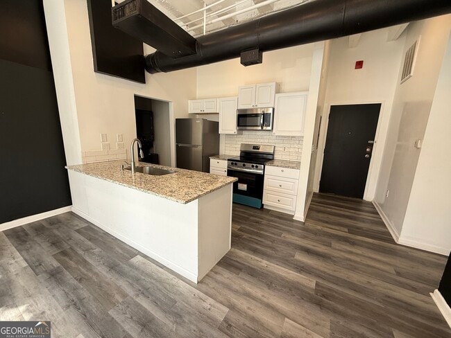 Building Photo - 32 Peachtree St NW Unit APT 207