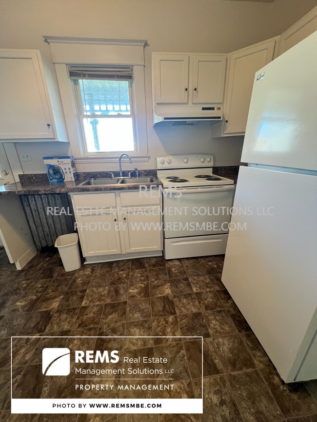 Photo - 420 N Pine St Unidad 2-Back