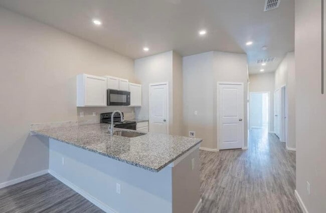 Photo - 2109 N Avenue K