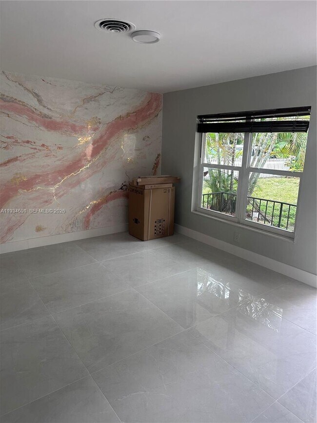 Photo - 200 SE 19th St