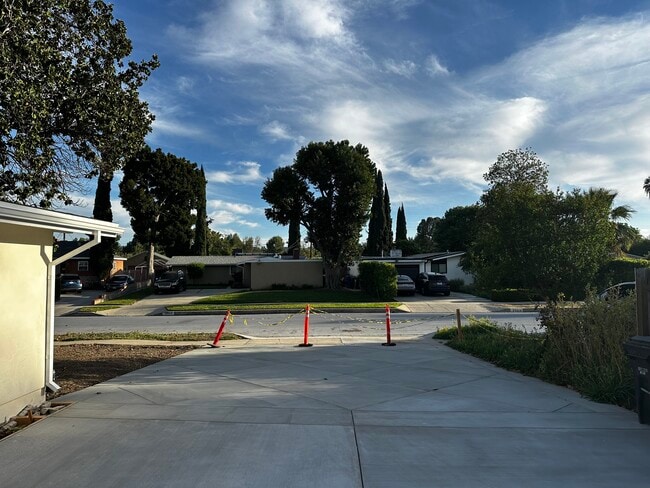 Photo - 20315 Hamlin St