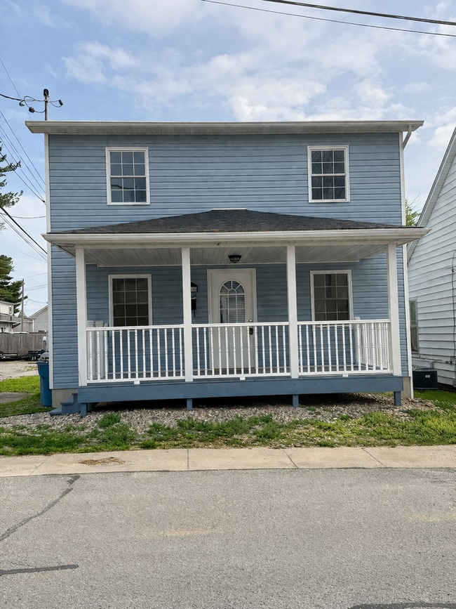 Building Photo - Beautiful 2 Bed 2 Bath Home - Includes Stove & Refrigerator